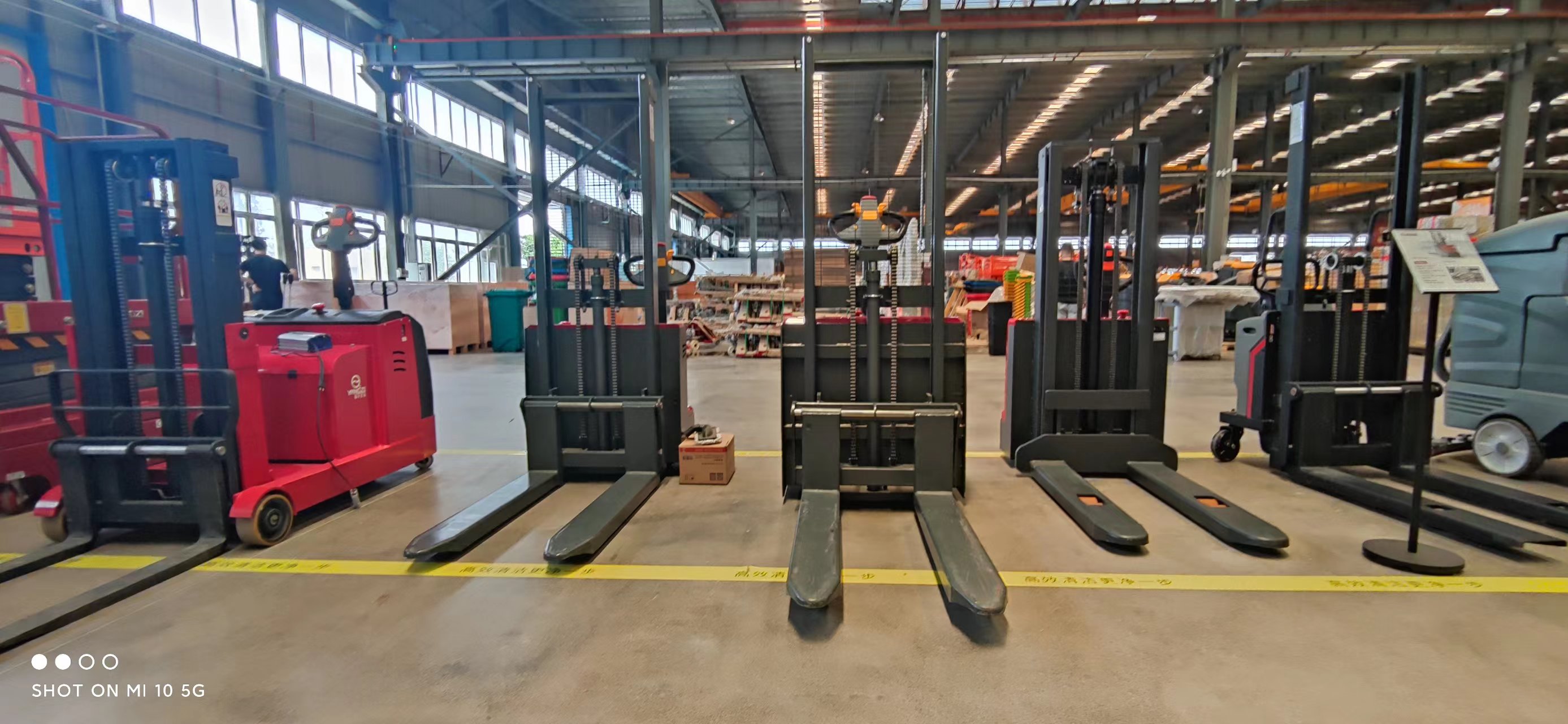 你知道如何停放電動(dòng)叉車(chē)嘛